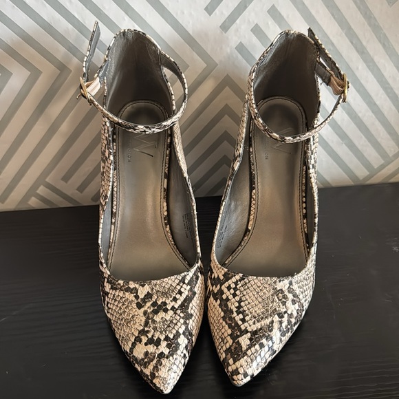 Snake print heels - Picture 2 of 6